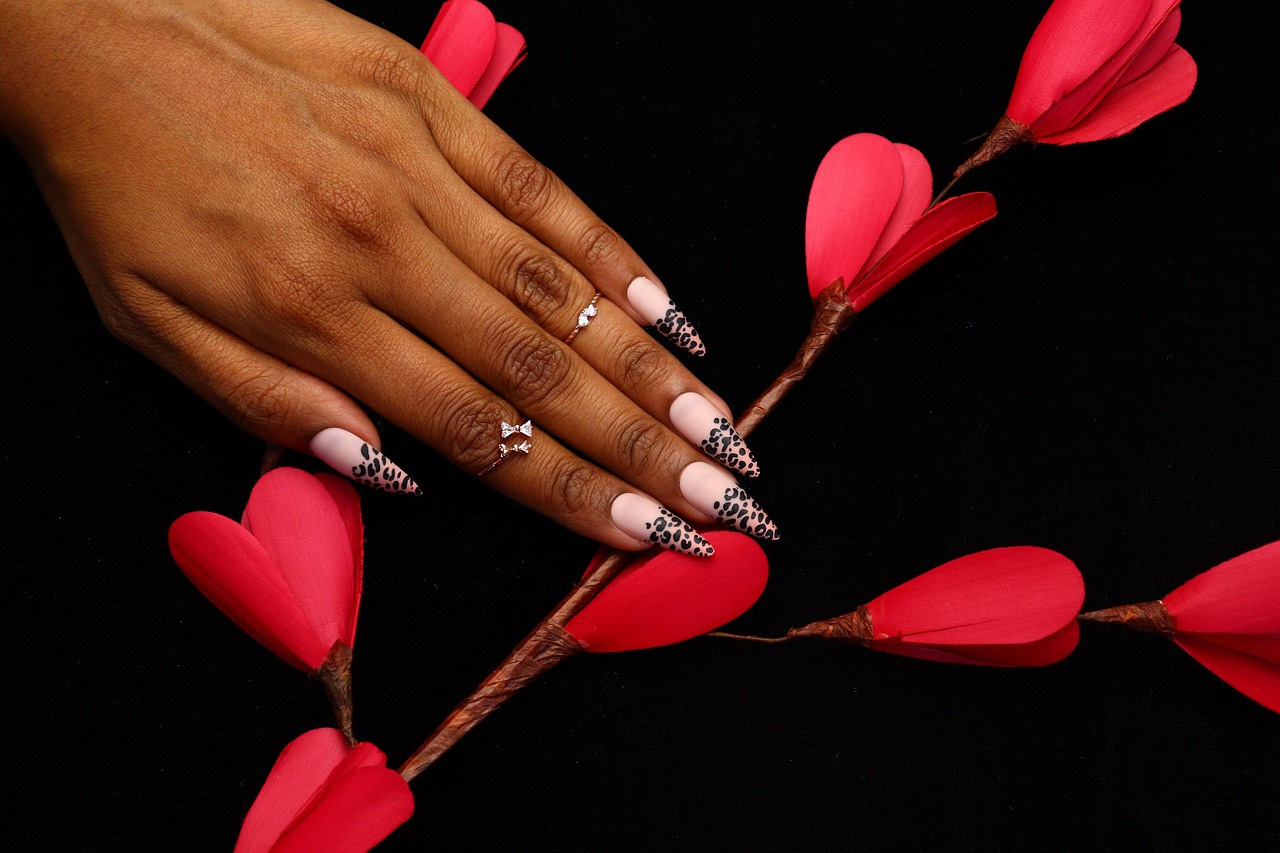nail polish 7480033 1280